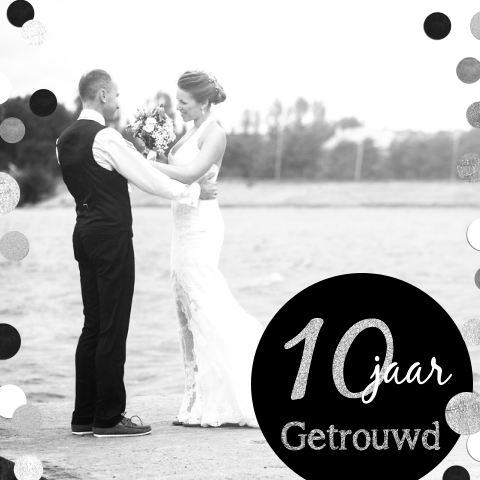Uitnodiging 10 jaar getrouwd met zilver confetti