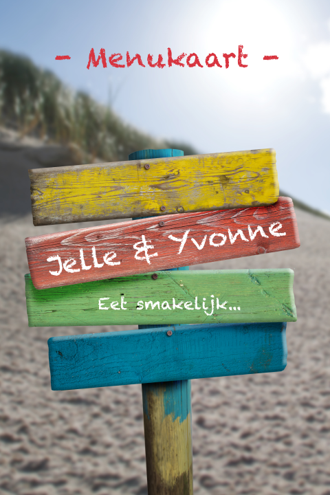 Menukaart met wegwijzer op strand