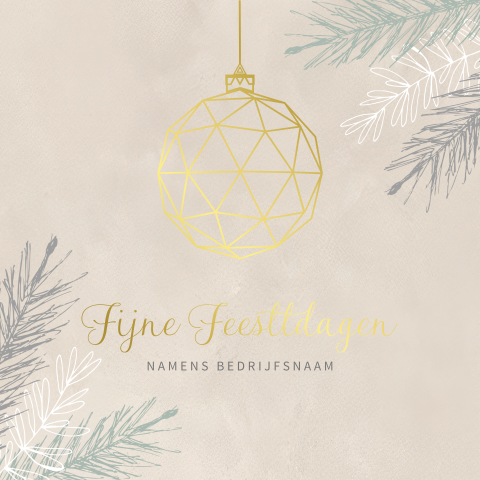 Beige kerstkaart met draad kerstbal in goudfolie