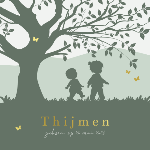 Silhouet geboortekaartje 2e kind: grote zus met jongetje onder boom