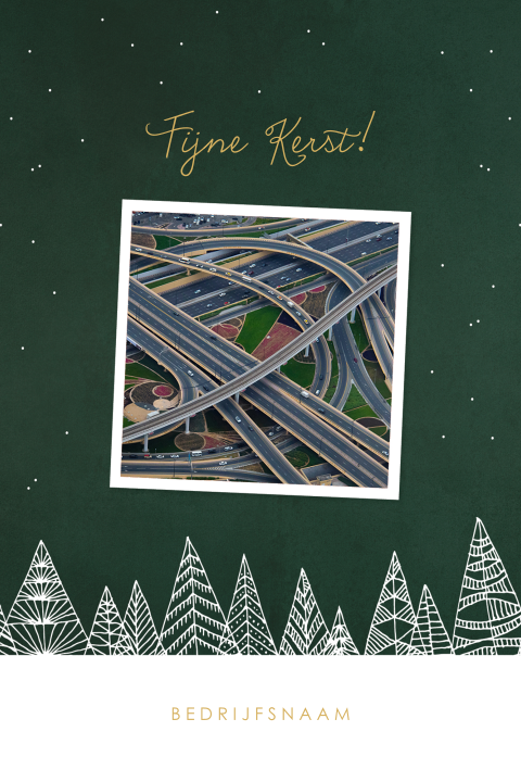Donkergroene zakelijke kerstkaart met witte kerstbomen voor transport