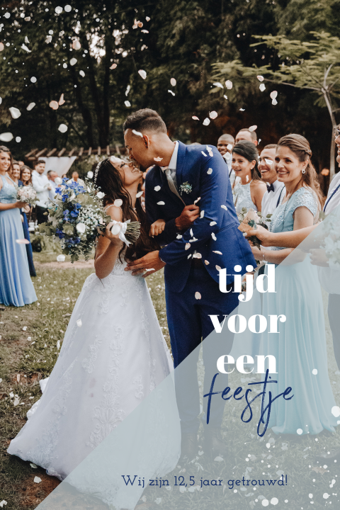 Trendy jubileum uitnodiging met grote foto en blauw vlak
