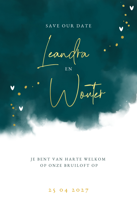 Zeegroene trouwkaart met goudfolie hartjes en typografie
