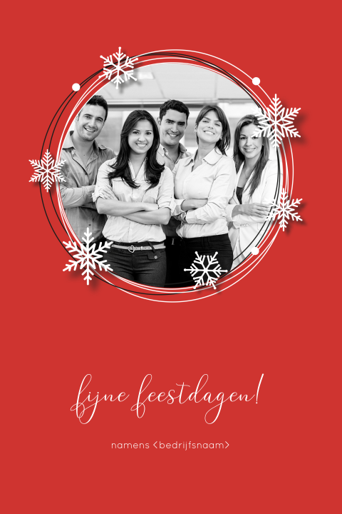 Rode kerstkaart met ronde foto en ijssterren