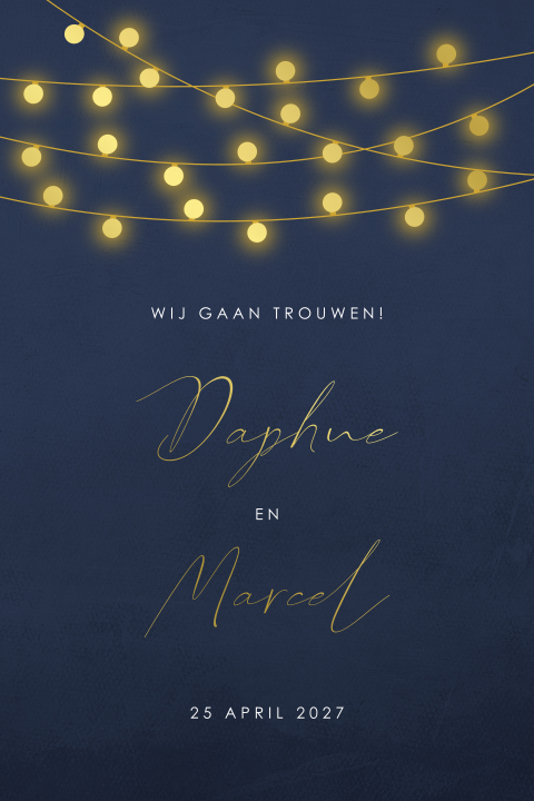 Donkerblauwe trouwkaart met echt gouden lampjes