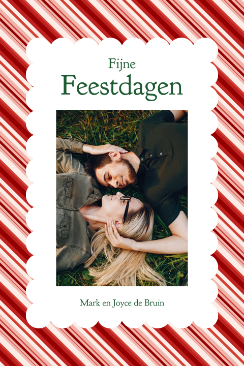 Klassieke kerstkaart met rood-witte strepen en foto