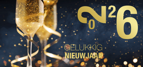 Nieuwjaarskaart met champagne en 2026 in goudfolie