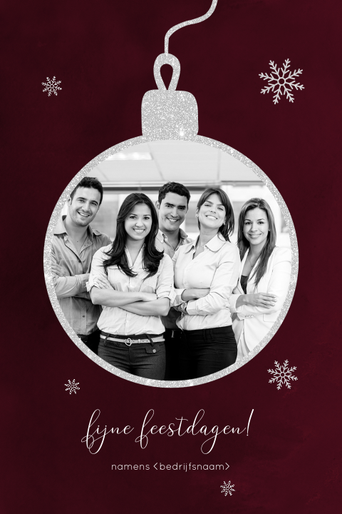 Kerstkaart business met eigen foto in zilveren kerstbal
