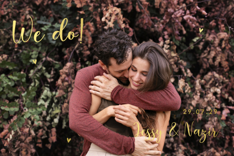 Liggende foto trouwkaart met goudfolie typografie