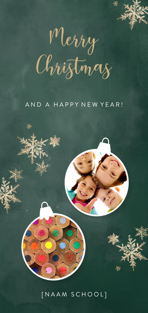 Donkergroene kerstkaart met onderwijs foto's en sterren