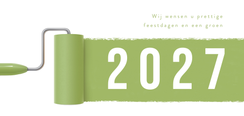 Kerstkaart schilder met verfroller en groene verf