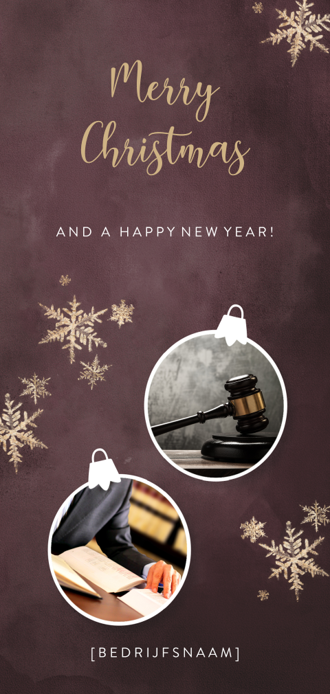 Donkerrode kerstkaart advocatuur met foto's in kerstballen