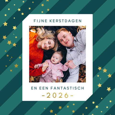 Moderne kerstkaart met foto, groene strepen en sterren