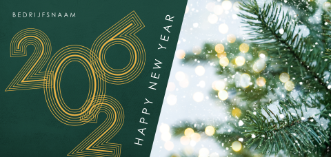 Groene kerstkaart met grafisch 2026 en foto met dennentakken