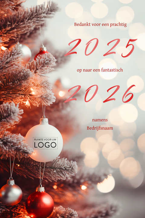 Kerstkaart met foto kerstboom en rode kerstversiering