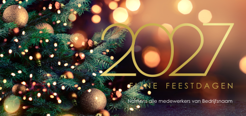 Kerstkaart met foto dennentakken en 2027 in goudfolie