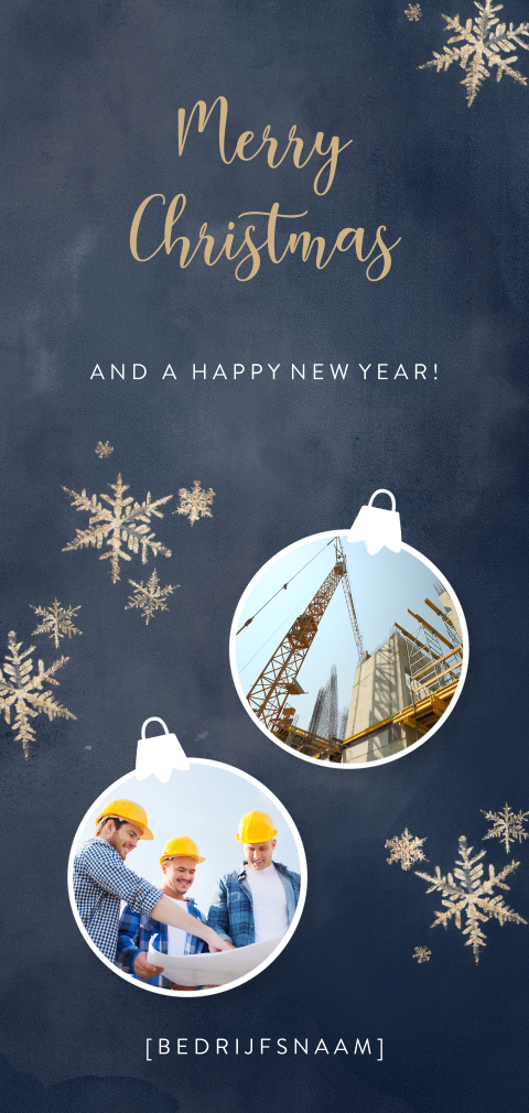 Donkerblauwe kerstkaart met bouwfotos in kerstballen