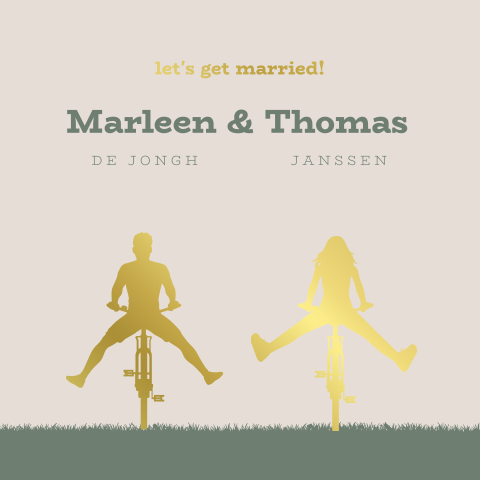 Trouwkaart met stel op fietsen