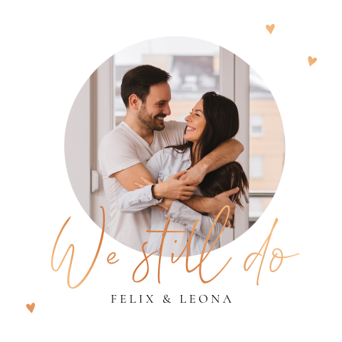 Jubileum uitnodiging met koperfolie hartjes en ronde foto