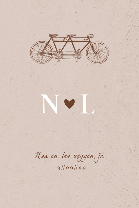 Vintage trouwkaart met romantische tandemfiets