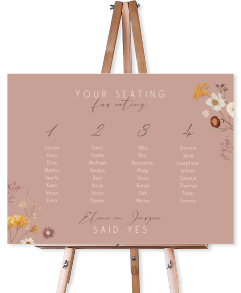 Oudroze tafelschikkingsbord met wilde bloemen