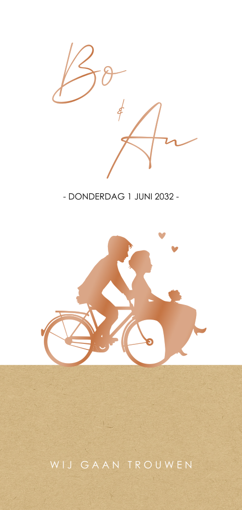 Trouwkaart koperfolie silhouet bruidspaar op fiets kraftlook