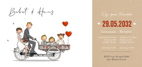 Trouwkaart bruidspaar bakfiets met drie kinderen ballonnen
