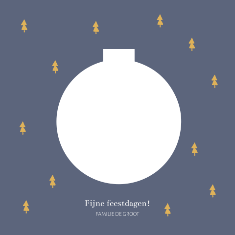 Kerstkaart stans kerstbal met blauwe achtergrond