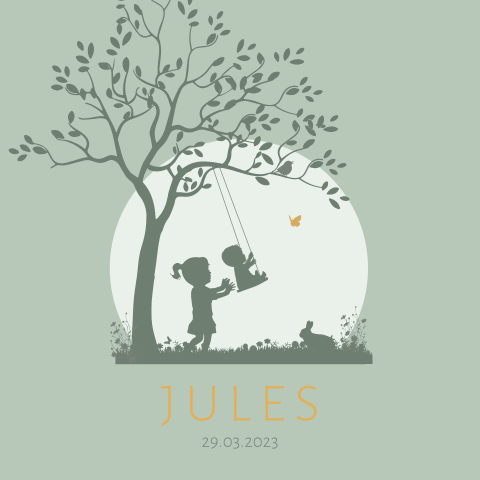 Raamsticker jongen en zusje op schommel met boom en diertjes