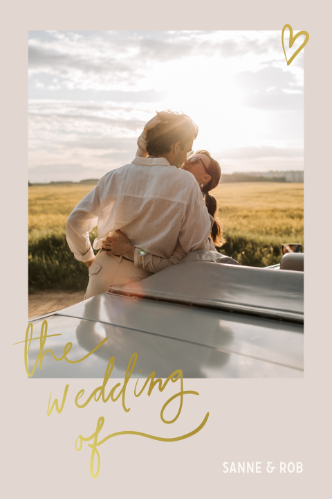 Beige save the date met foto en sierlijke tekst