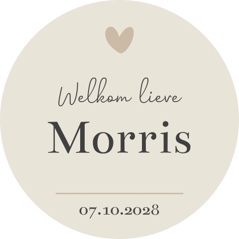 Raamsticker met neutrale opmaak en beige hartje