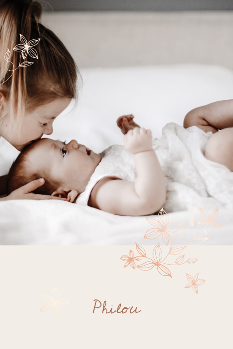 Lief geboortekaartje foto handgetekende bloemetjes rosegoudfolie