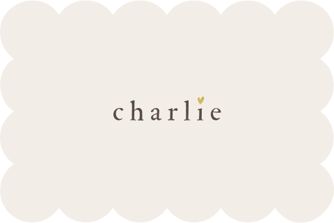 Geboortekaartje uniek vorm stoer stans koekjesvorm golfrand beige