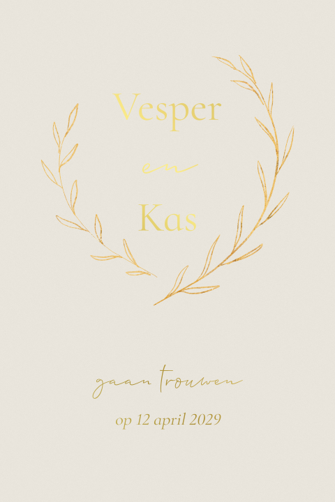 Beige trouwkaart met gouden takjes in halfrond en goudfolie