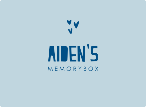Memorybox met blauwe hartjes en naam
