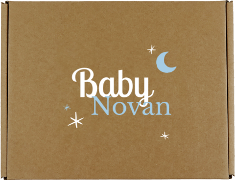 Dromerige cadeaudoos van kraft met maan, sterren en naam
