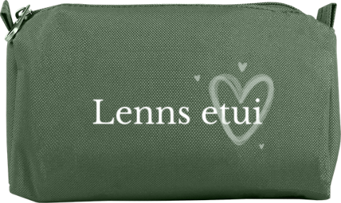 Lieve etui met naam en hartjes