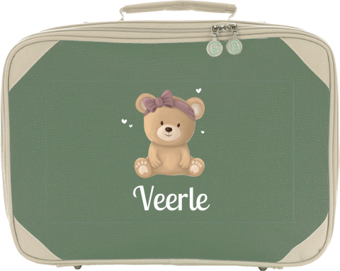 Logeerkoffertje met naam en zittend beertje