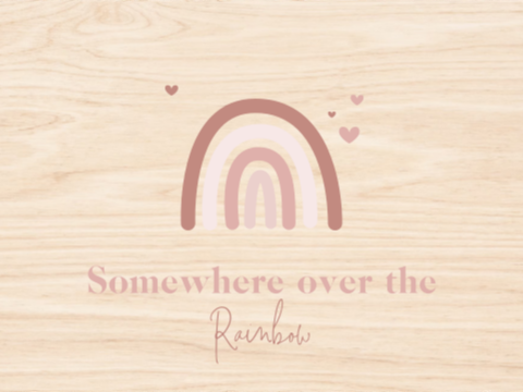 Memorybox met roze regenboog en lieve tekst