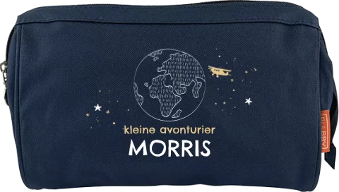 Stoere toilettas met naam en wereldbol