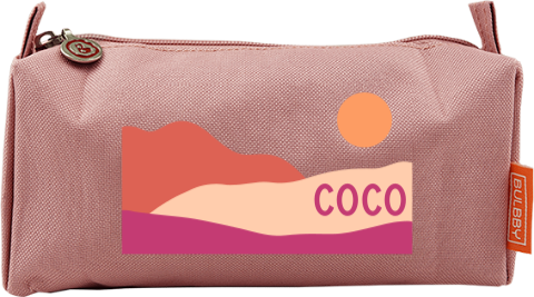 Kleurige etui met naam, landschap en zon