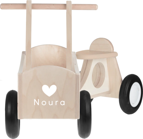 Houten bakfiets met hartje en naam