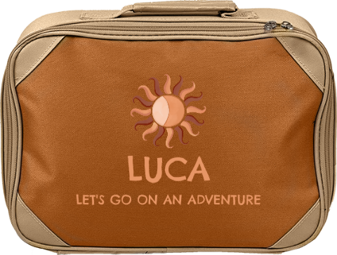 Vrolijk logeerkoffertje zand met naam en zon