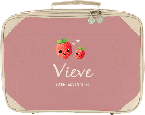 Koffertje met naam en vrolijke aardbeien