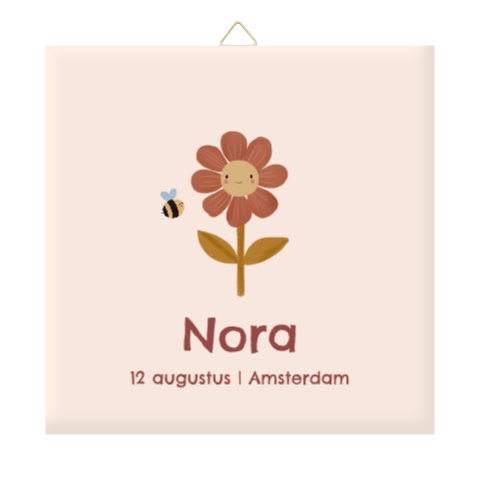 Geboortetegeltje met vrolijke bloem en bijtje