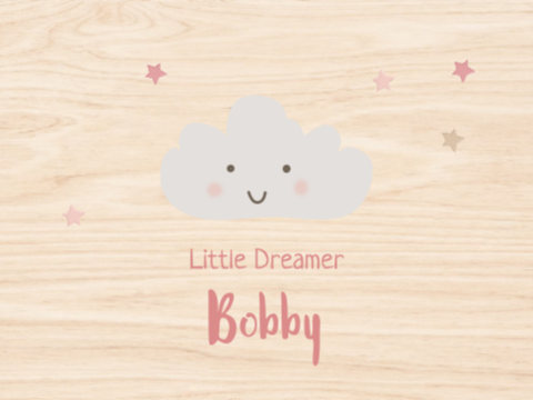 Dromerige houten memorybox met gezichtwolkje, sterretjes en naam