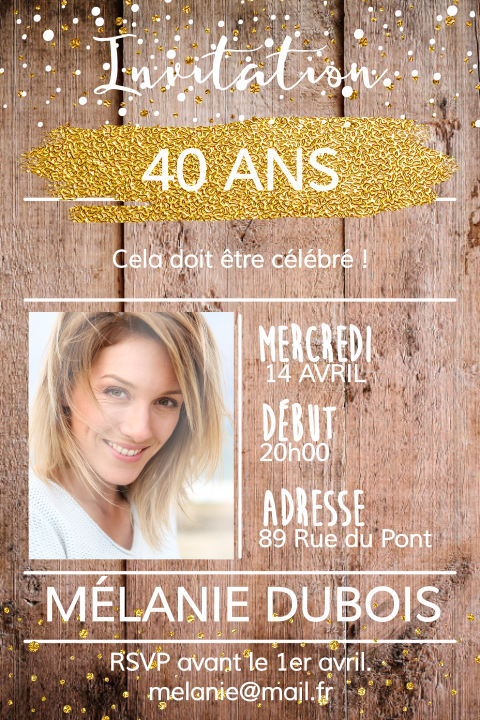 Carte d'invitation avec une photo et des confettis sur fond en bois