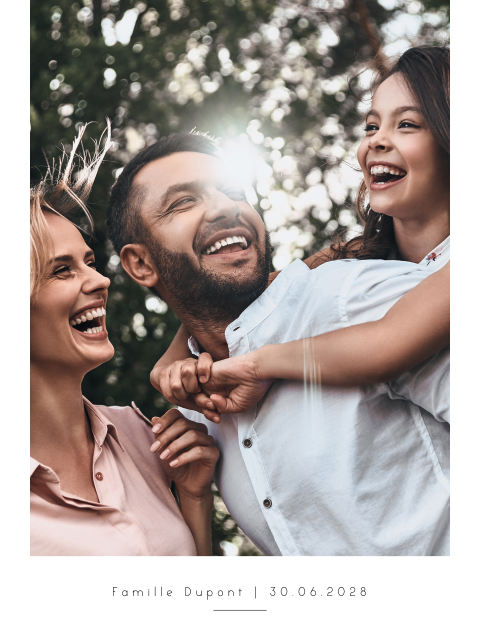 Jolie affiche avec une photo de famille