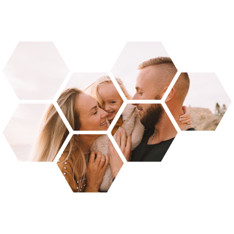 Décoration murale hexagonale moderne avec une photo de famille