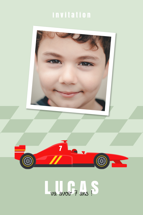 Carte d'invitation avec une voiture de course et une photo